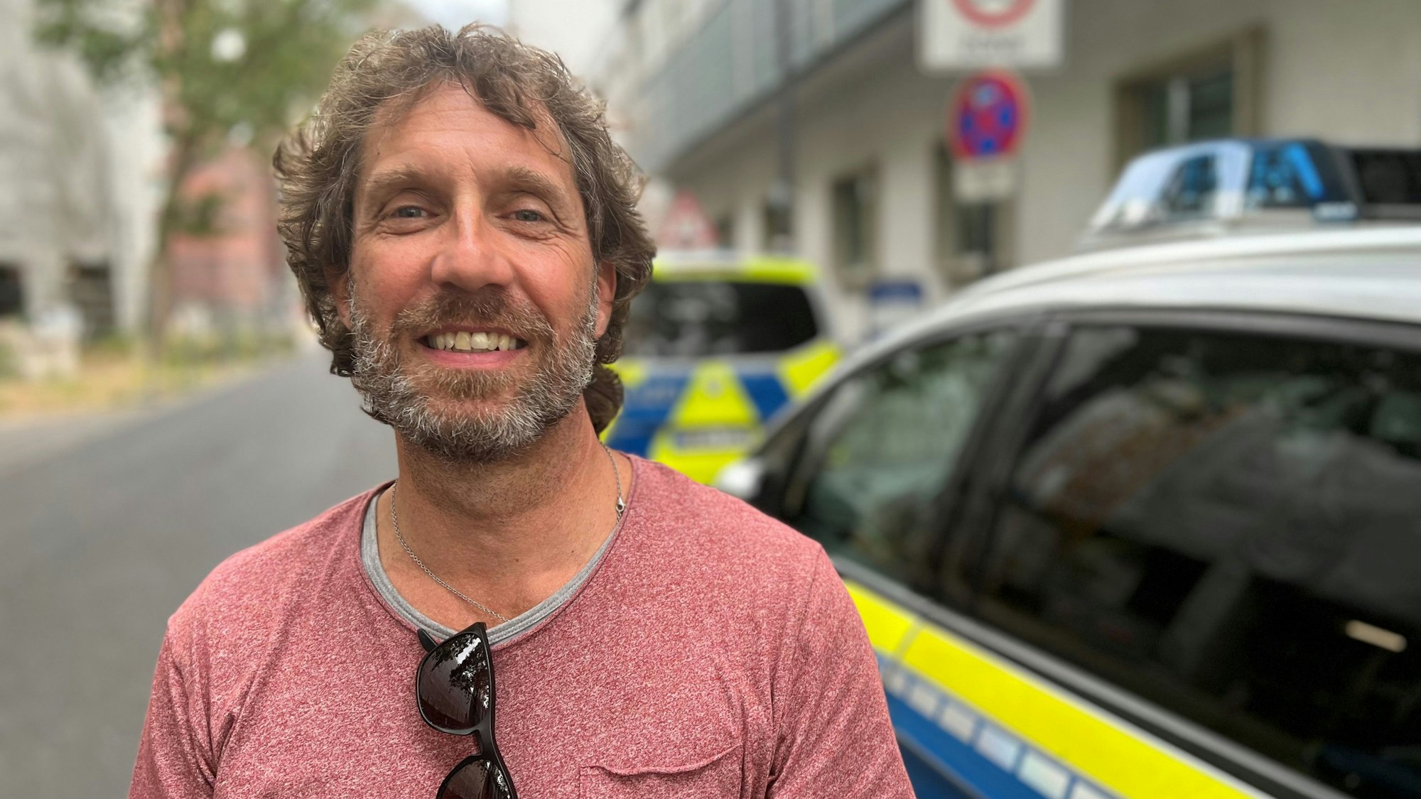 Das Bild zeigt den Chef des Einsatztrupps Mitte der Polizei Köln, Robert Marczincik.