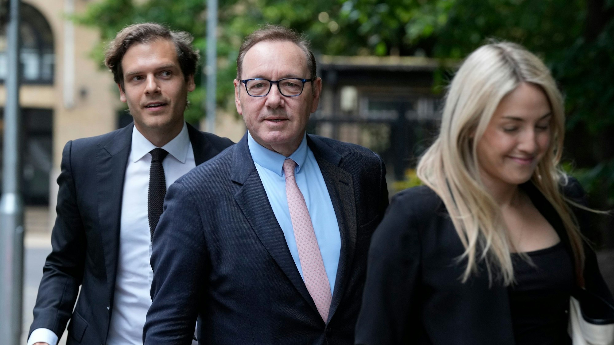 Der zweifache Oscarpreisträger Kevin Spacey sieht sich zu Beginn seines Prozesses am Mittwoch vor dem Southwark Crown Court einem Dutzend Anklagen gegenüber.