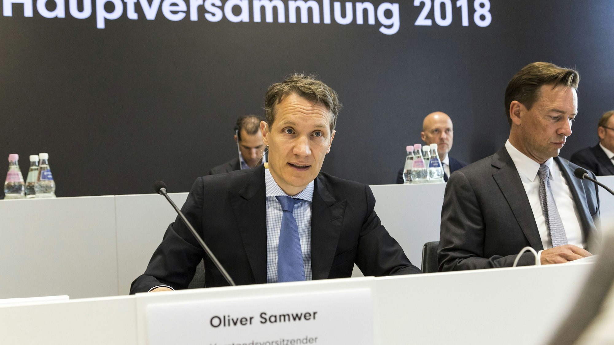 (L-R) Oliver Samwer (Vorstandvorsitzender) und Peter Kimpel (Finanzvorstand) auf der Hauptversammlung der Rocket Internet SE am 08.06.2018 in Berlin im Rocket Tower.