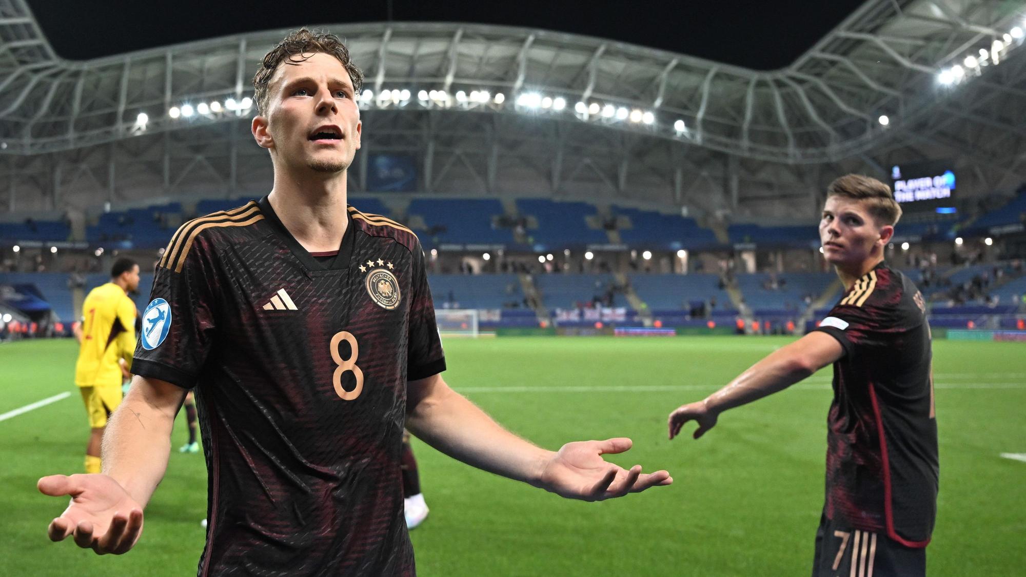 U21-Nationalspieler Yannik Keitel und Finn Ole Becker nach dem EM-Aus.