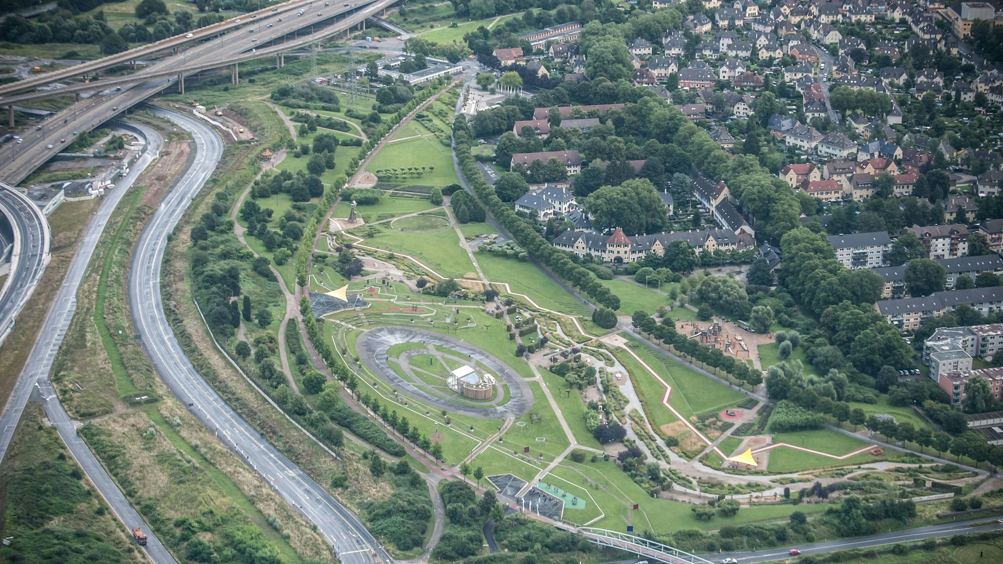 Luftbild Leverkusen Neulandpark Foto: Ralf Krieger