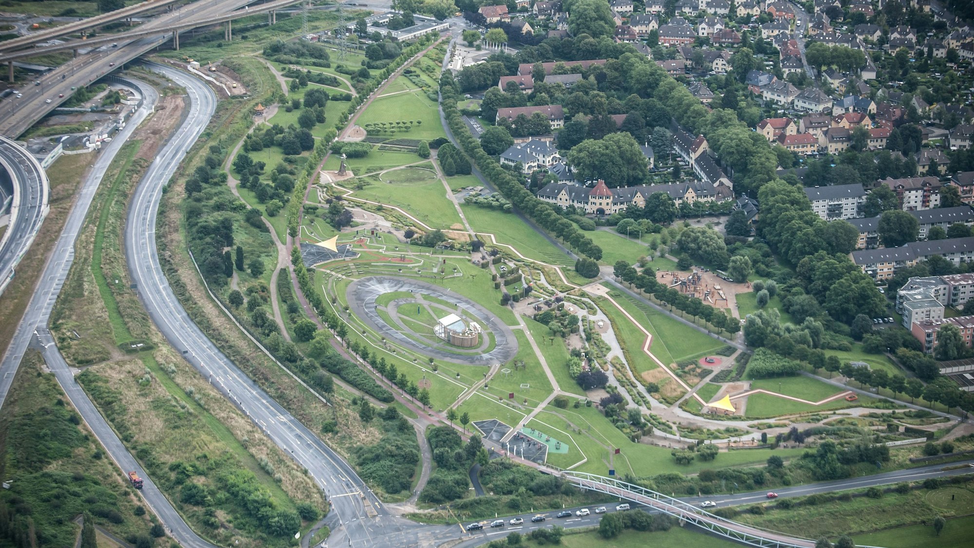 Luftbild Leverkusen Neulandpark.