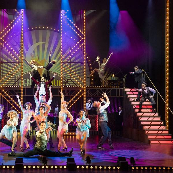 Das Ensemble von „Berlin, Berlin“ auf der Bühne.