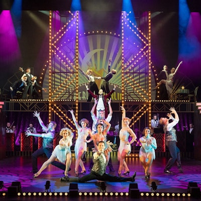 Das Ensemble von „Berlin, Berlin“ auf der Bühne.