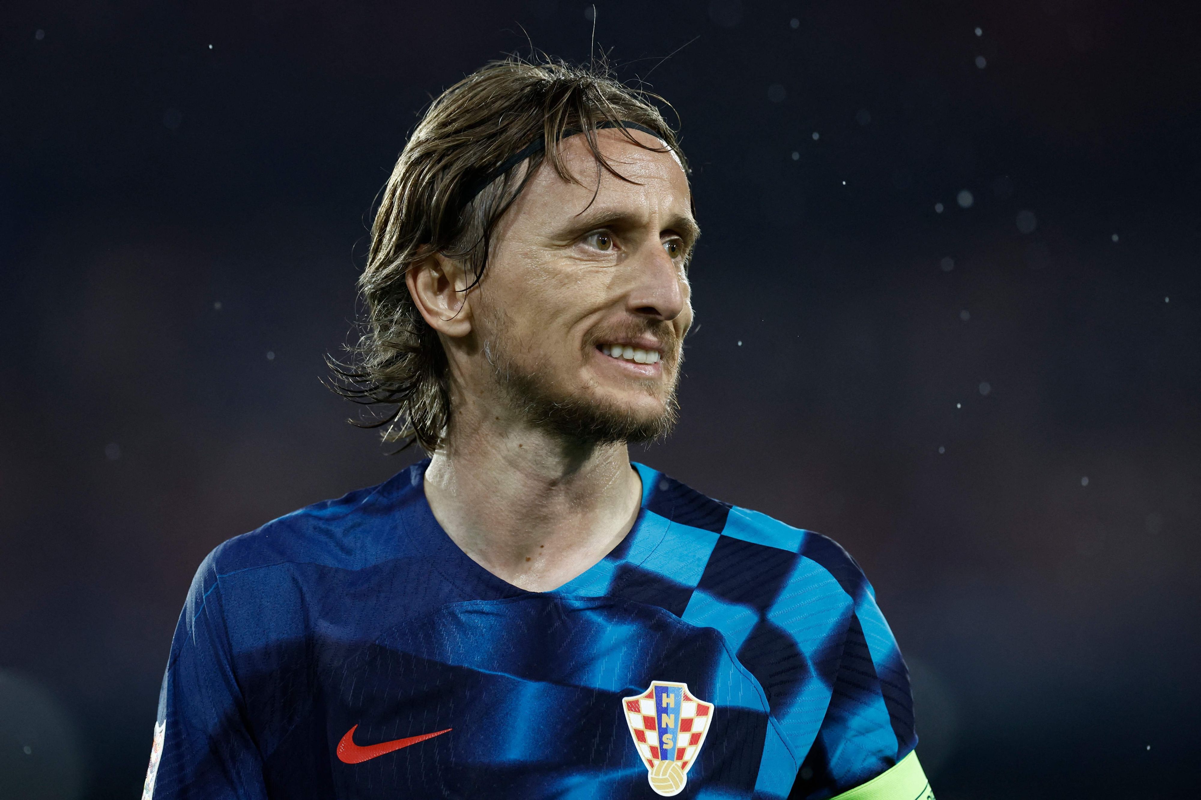 TOPSHOT - Croatia's midfielder Luka Modric looks on during the UEFA Nations League final football match between Croatia and Spain at the De Kuip Stadium in Rotterdam on June 18, 2023. (Photo by KENZO TRIBOUILLARD / AFP)
