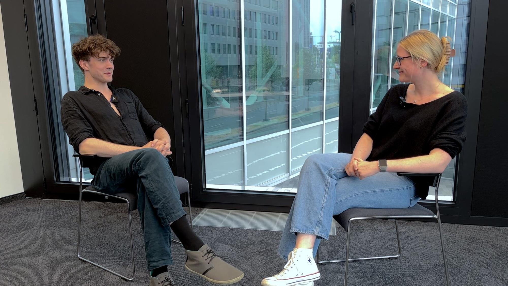 Mentalist Timon Krause im Interview mit KStA-Redakteurin Annika Müller.