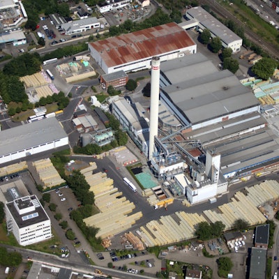 Auf einem Luftbild ist der Industriebetrieb G+H Isover in Bergisch Gladbach zu sehen.