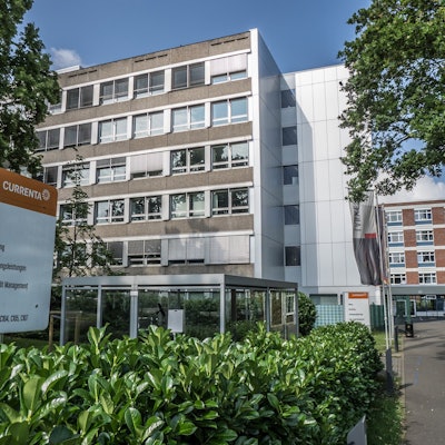 Die ehemalige Bayer- jetzt Currenta-Berufsschule im Chempark an der B8.