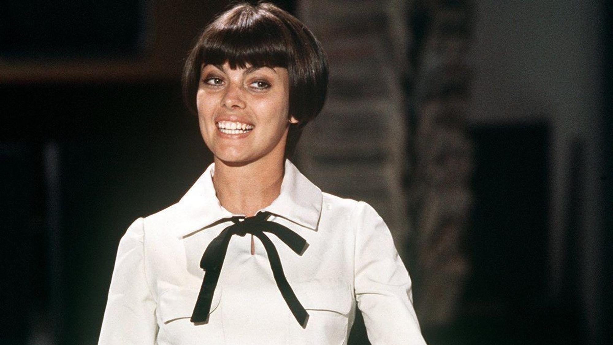 Die französische Schlager- und Chansonsängerin Mireille Mathieu bei einem Auftritt.