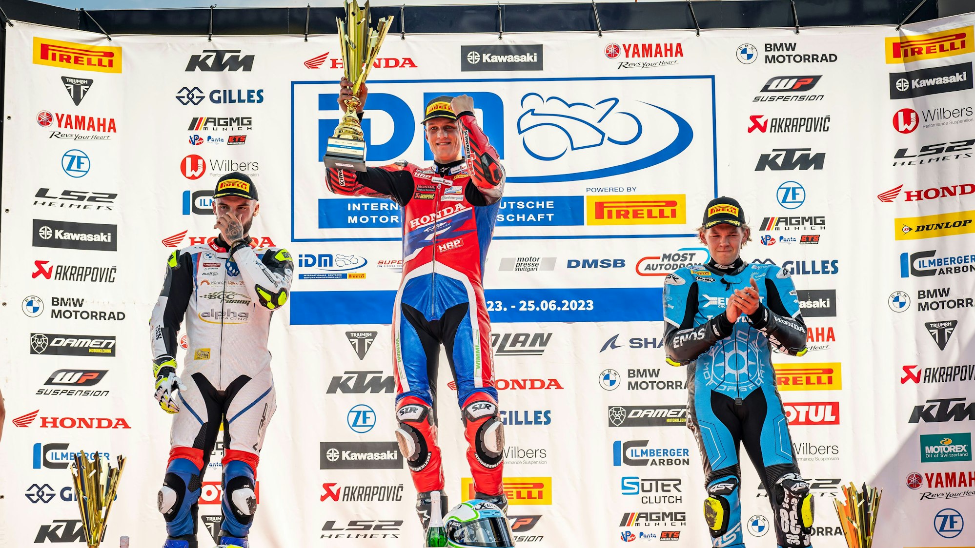 Siegerehrung von Motorradrennfahrern