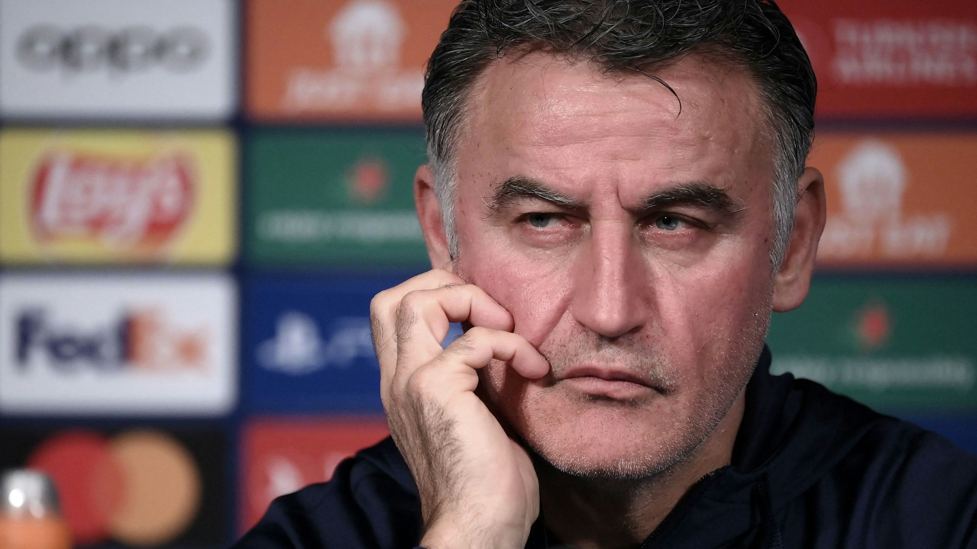 Christophe Galtier, Cheftrainer von Paris Saint-Germain, nimmt an einer Pressekonferenz im Stadion Parc des Princes teil.