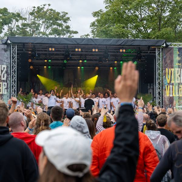 Die Grüngürtelrosen stehen beim Summerjam Festival am Fühlinger See in Köln auf der Bühne.