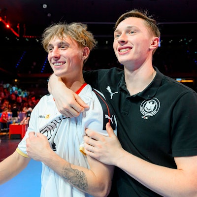 Mathis Häseler und Ole Pregler freuen sich nach dem Final-Sieg.