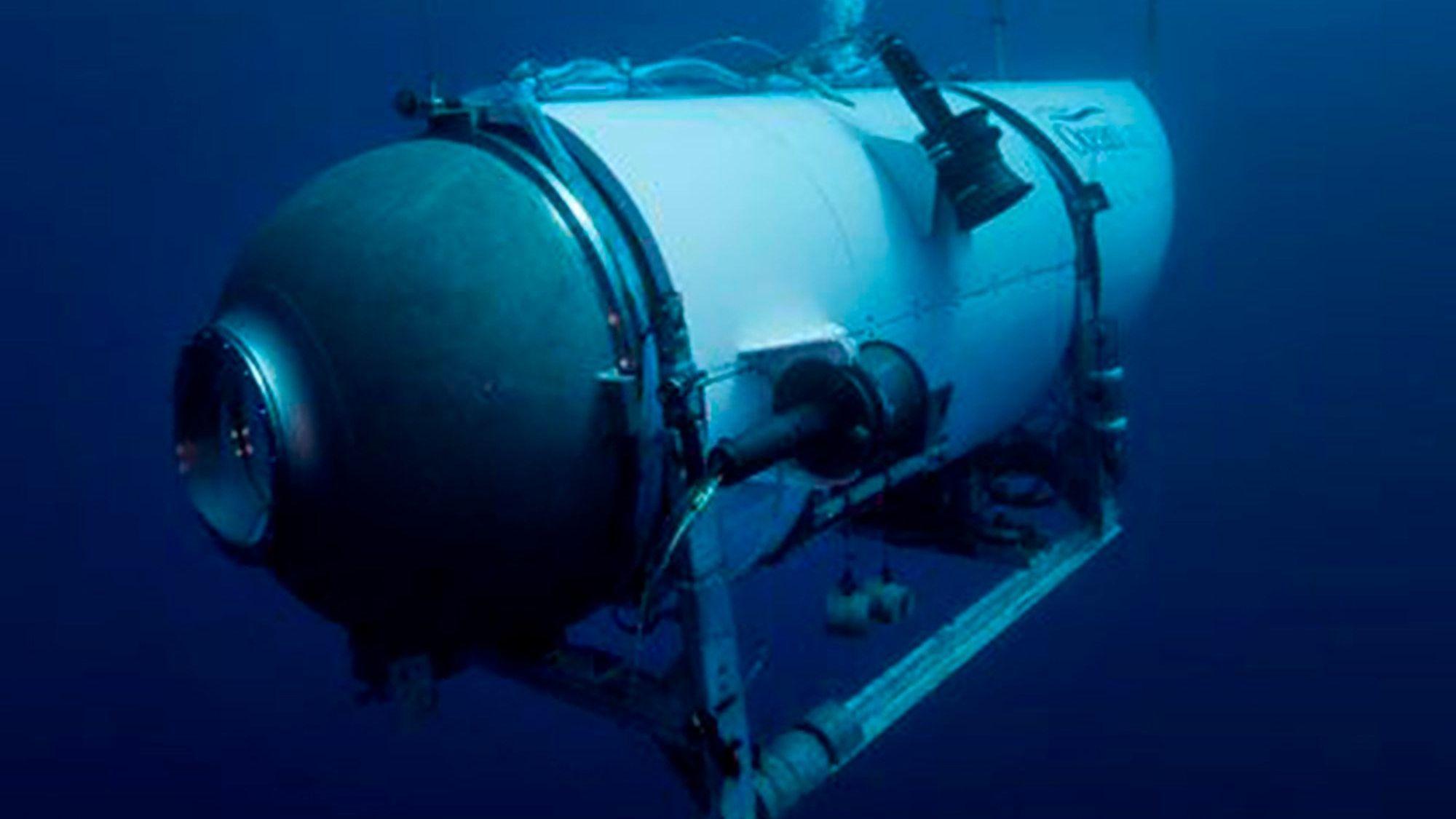 Das implodierte U-Boot „Titan“ ist im Atlantischen Ozean weit unter der Wasseroberfläche zu sehen. Es wurde für Expeditionen zur weltberühmten Titanic eingesetzt.