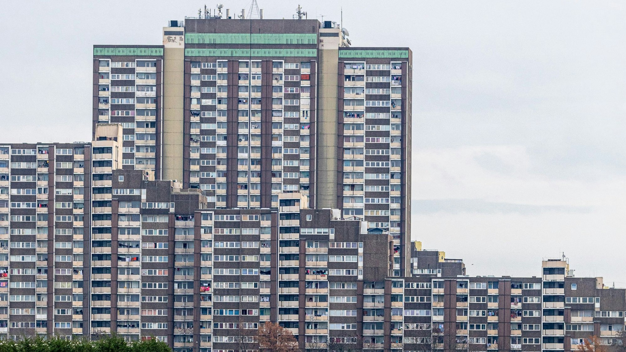 Das Bild zeigt die Hochhäuser im Ortsteil Meschenich.