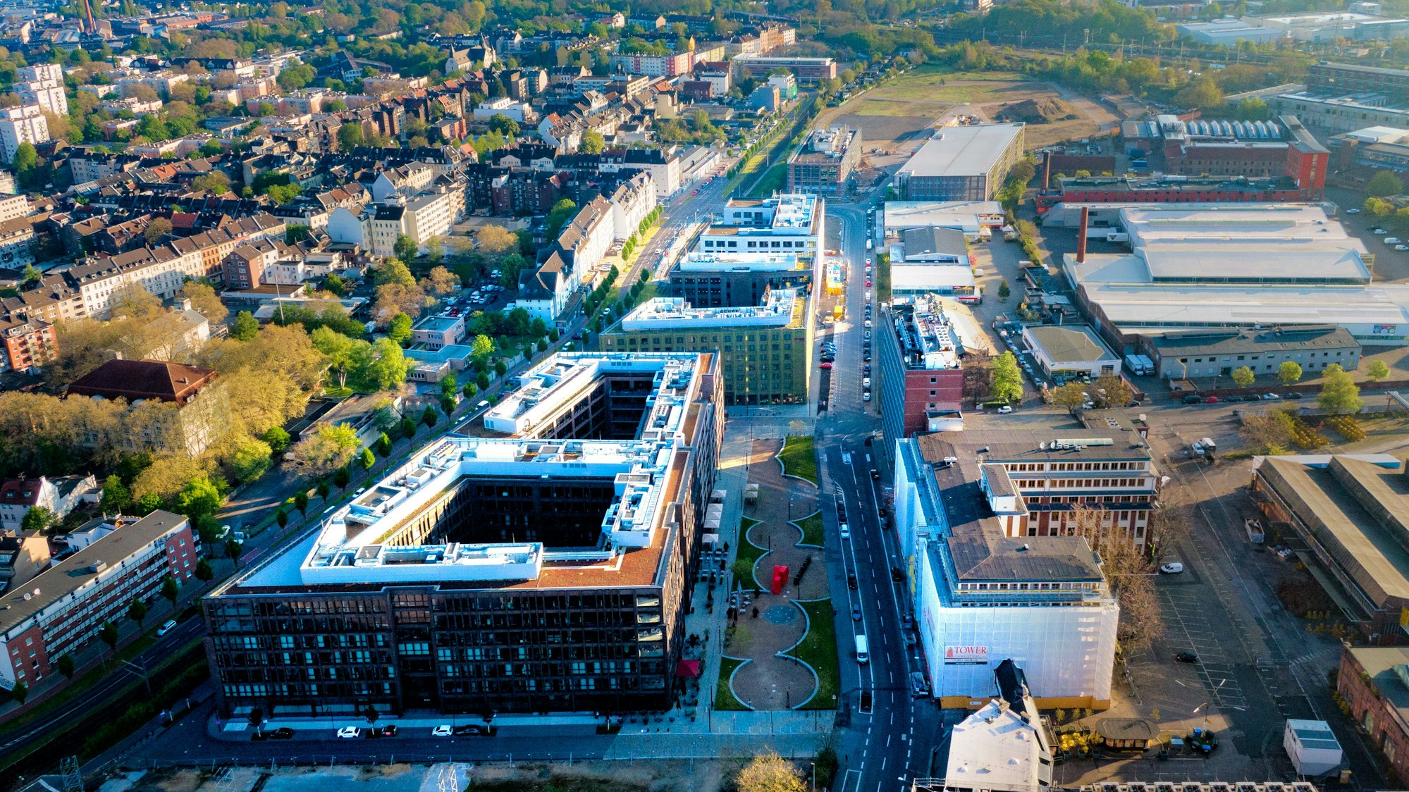 Das Bild zeigt einen Überblick von oben auf die Baustelle.