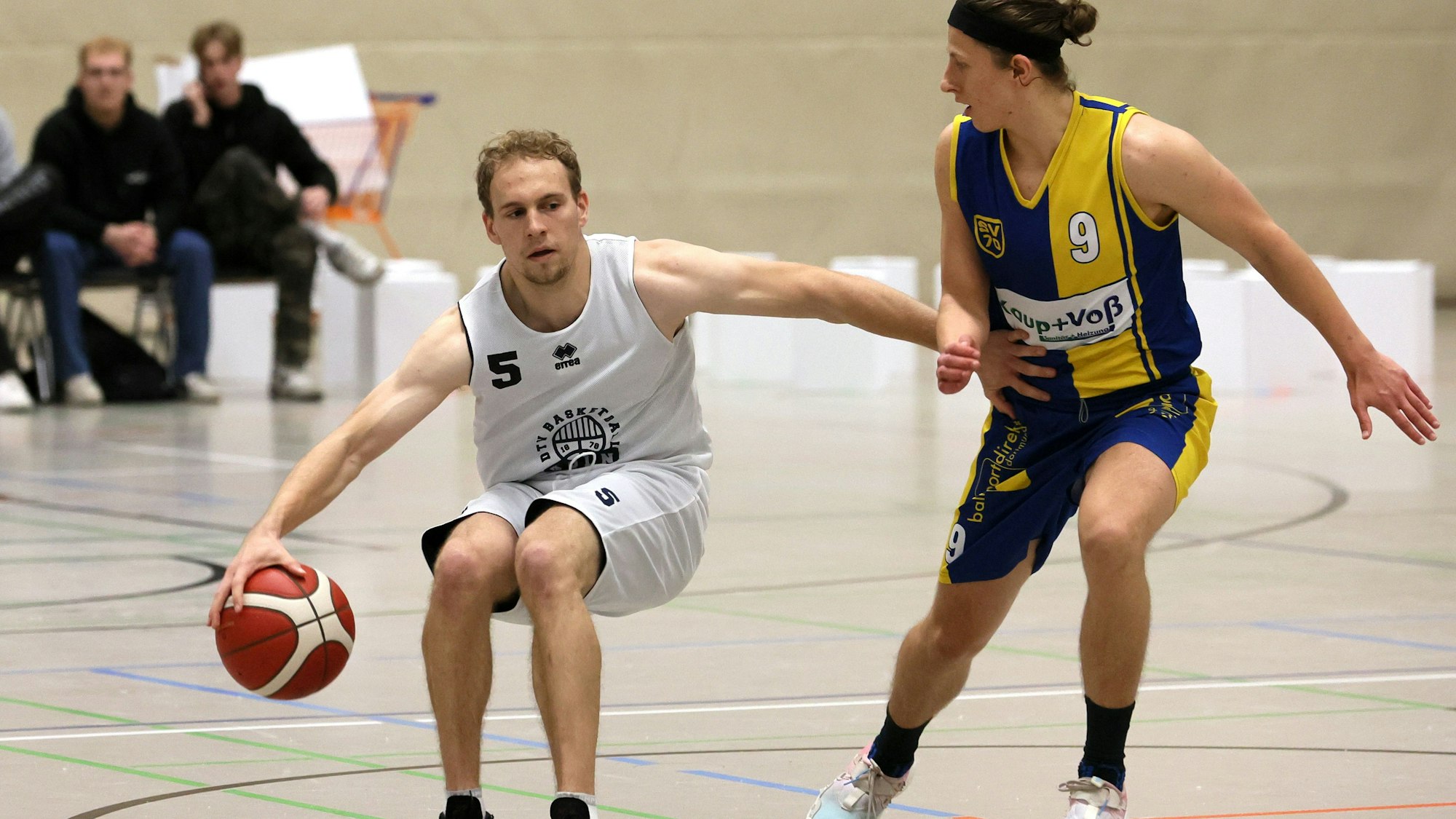 Deutzer TV vs. Hagen Haspe, Basketball, Regionalliga, links:Patrick Reusch (Deutz), 21.10.2022, Bild: Herbert Bucco