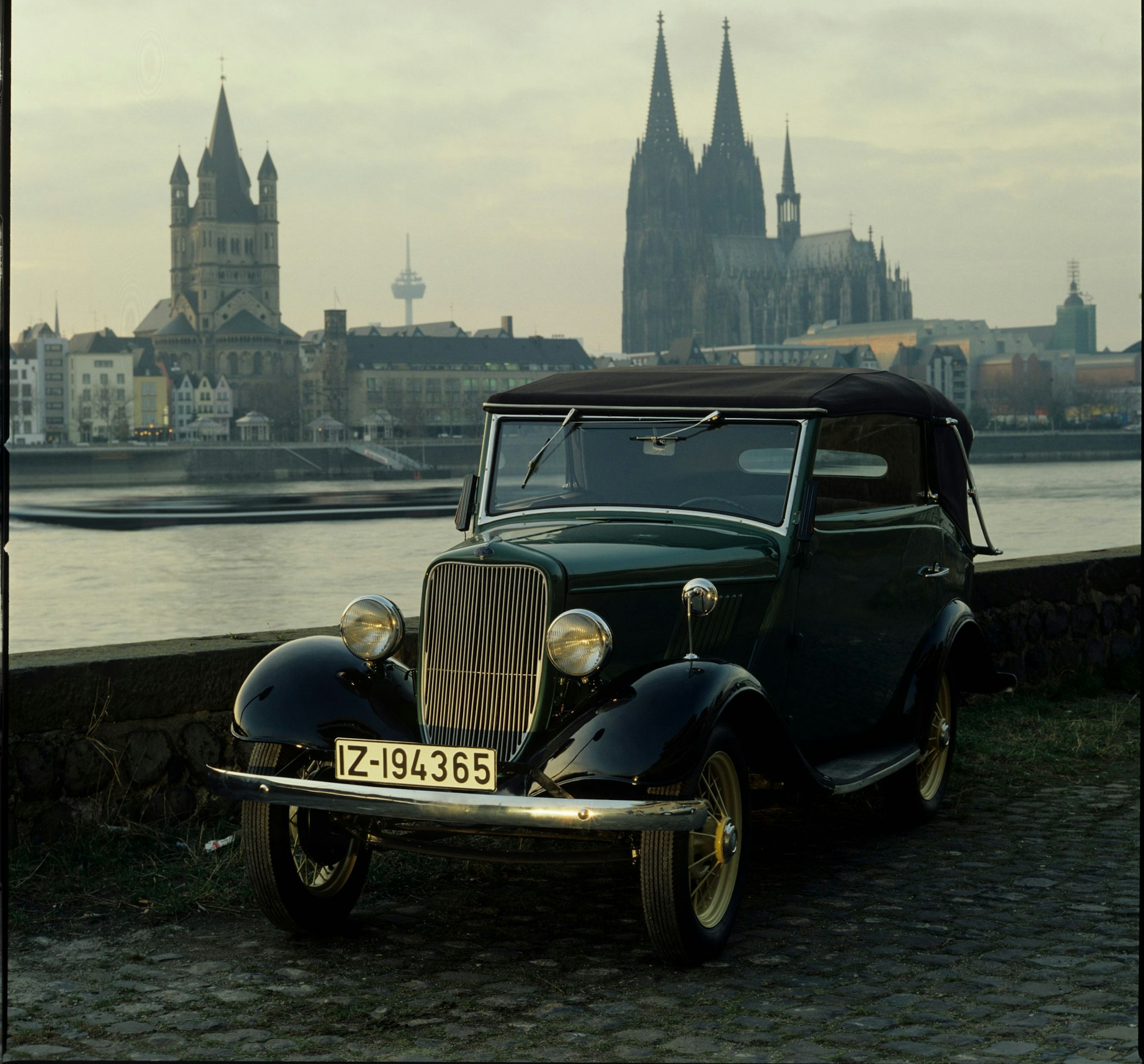 Ford Modell Y „Köln“. Der kleine Ford Y mit Ein-Liter-Vierzylindermotor wurde im Februar 1933 auf der Internationalen Automobil- und Motorrad-Ausstellung in Berlin der Öffentlichkeit präsentiert. 1933-1936 in Köln produziert.