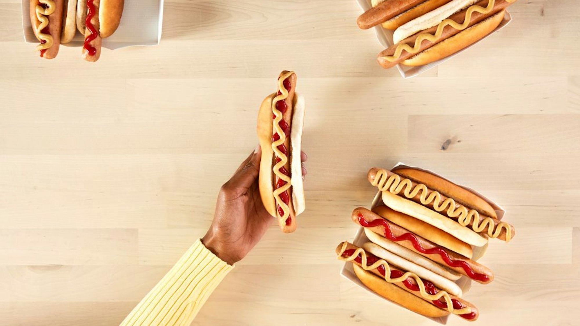 Ikea bietet ab dem 1. Juli in Deutschland den sogenannten „Plant-Hotdog“ auf Pflanzenbasis als vegane Alternative zum klassischen Hotdog an.