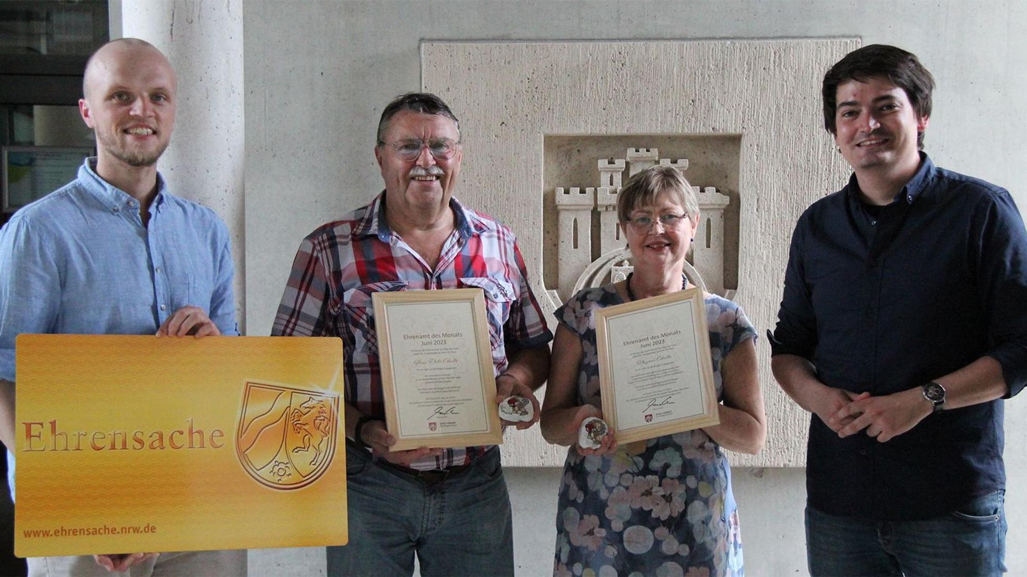 Ehrenamtsbeautragter Patrick Huhn, Hans-Dieter Cebulla, Dagmar Cebulla und Bürgermeister Mario Dahm.
