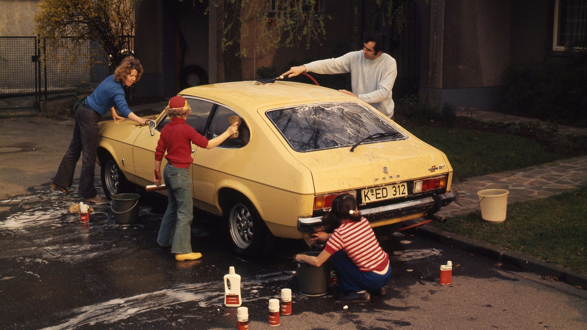 In der zweiten Capri-Generation tauscht Ford den kurzen Kofferraumdeckel gegen eine veritable Heckklappe. Der Capri wird also praktischer, schön und sportlich bleibt er natürlich trotzdem. 1974 bis 1986 in Köln produziert.