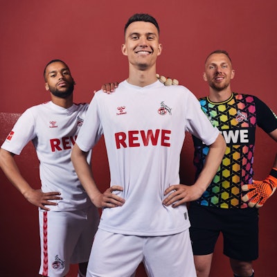 FC-Spieler in den Trikots der Saison 2023/24.