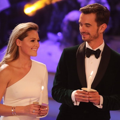Helene Fischer und Florian Silbereisen mit Kerzen bei seinem „Adventsfest der 100000 Lichter“.