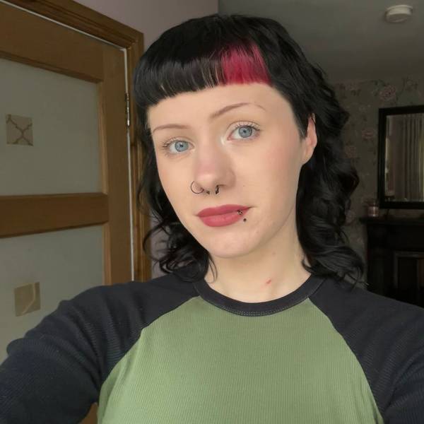 Die Nordirin Shelby Lynn hat nach einem Konzert im litauischen Vilnius Vorwürfe gegen Rammstein-Sänger Till Lindemann erhoben. Sie hat damit eine Welle aus Vorwürfen gegen den Band-Frontmann losgetreten.