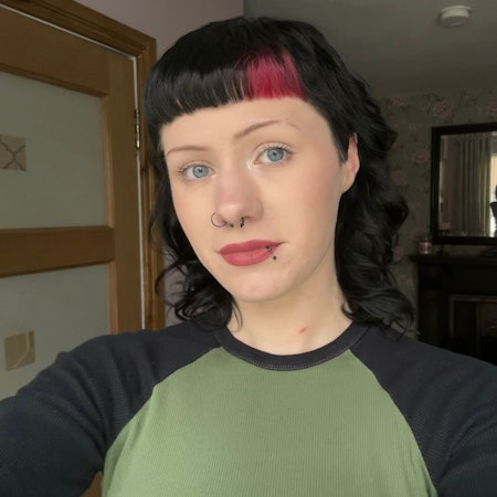 Die Nordirin Shelby Lynn hat nach einem Konzert im litauischen Vilnius Vorwürfe gegen Rammstein-Sänger Till Lindemann erhoben. Sie hat damit eine Welle aus Vorwürfen gegen den Band-Frontmann losgetreten.