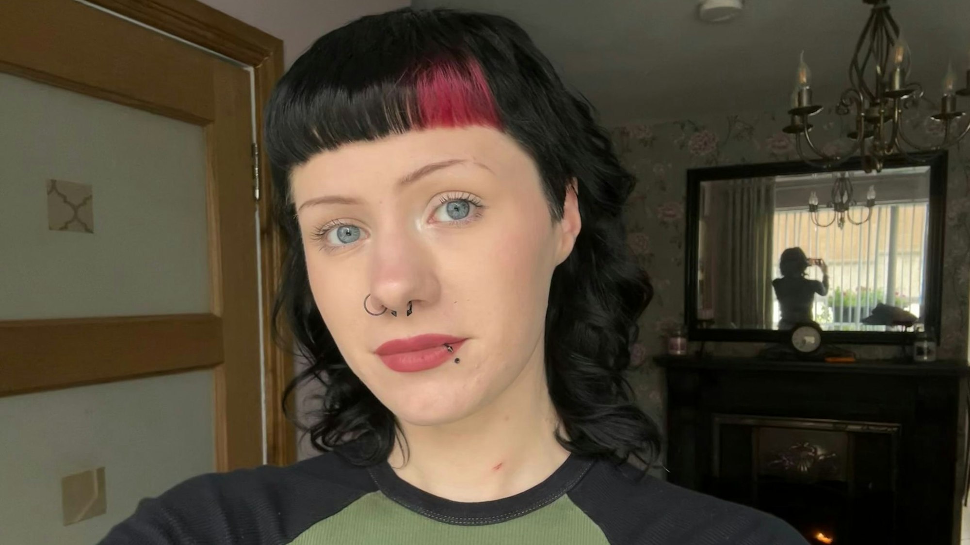 Die Nordirin Shelby Lynn hat nach einem Konzert im litauischen Vilnius Vorwürfe gegen Rammstein-Sänger Till Lindemann erhoben. Sie hat damit eine Welle aus Vorwürfen gegen den Band-Frontmann losgetreten.