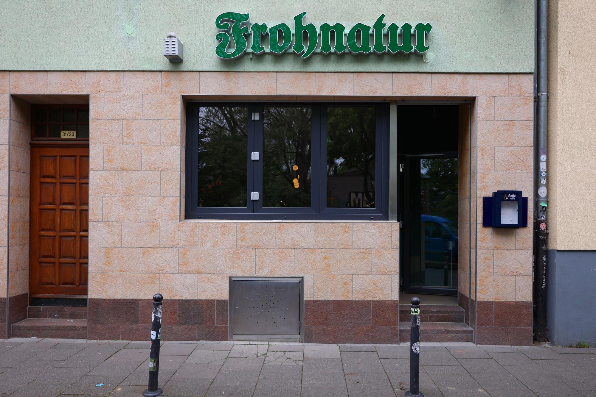 Frohnatur Weinstube in Ehrenfeld von außen.