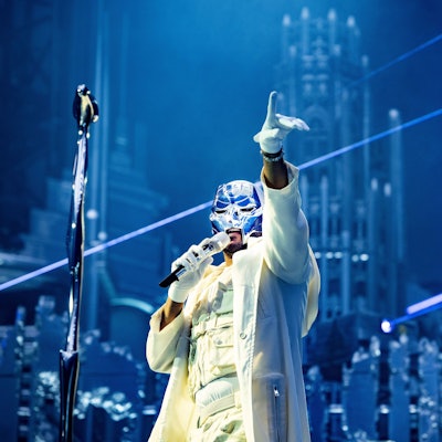 The Weeknd während eines Konzerts seiner aktuellen Tour in Amsterdam. In Düsseldorf waren keine Fotografen zugelassen.