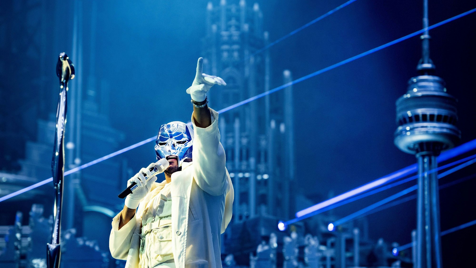 The Weeknd während eines Konzerts seiner aktuellen Tour in Amsterdam. In Düsseldorf waren keine Fotografen zugelassen.