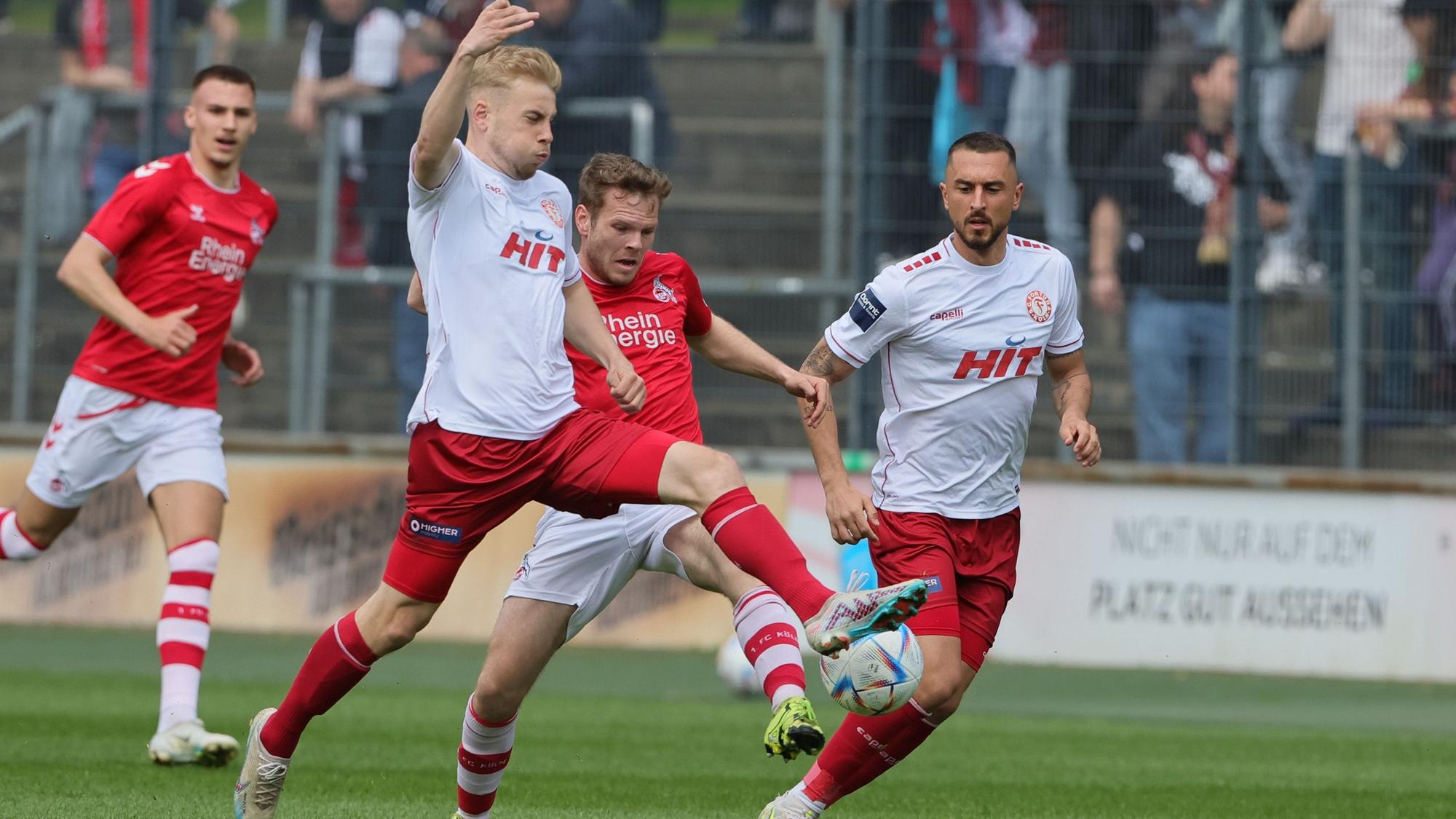 1.FC Köln U23 vs. Fortuna Köln, Regionalliga West, Saison 2022/23, links: Timo Hölscher (Fortuna), 06.05.2023, Bild: Herbert Bucco