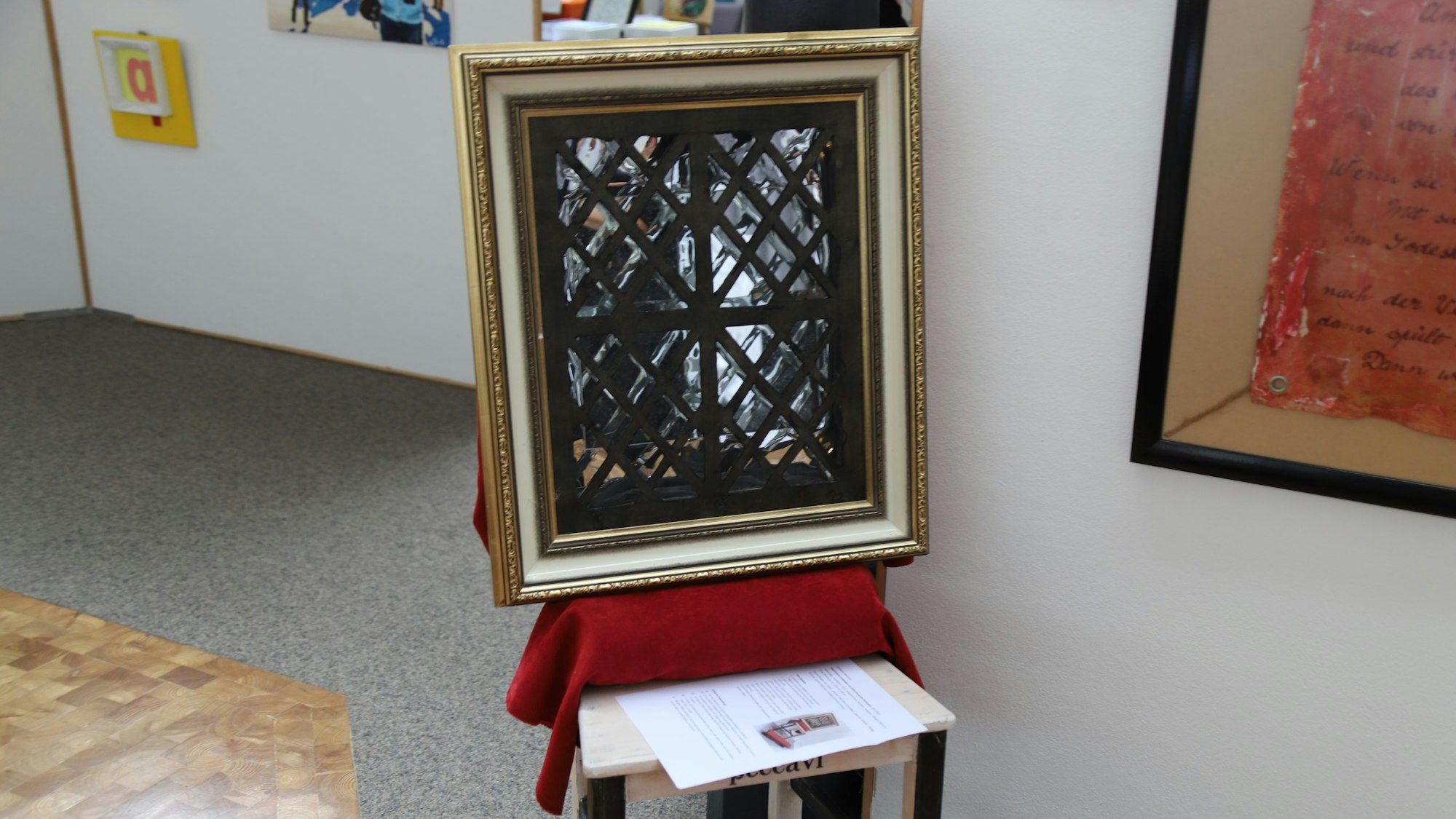 „Narzisstische Installation zur Erforschung des Gewissens“ von Umberto Brentano.