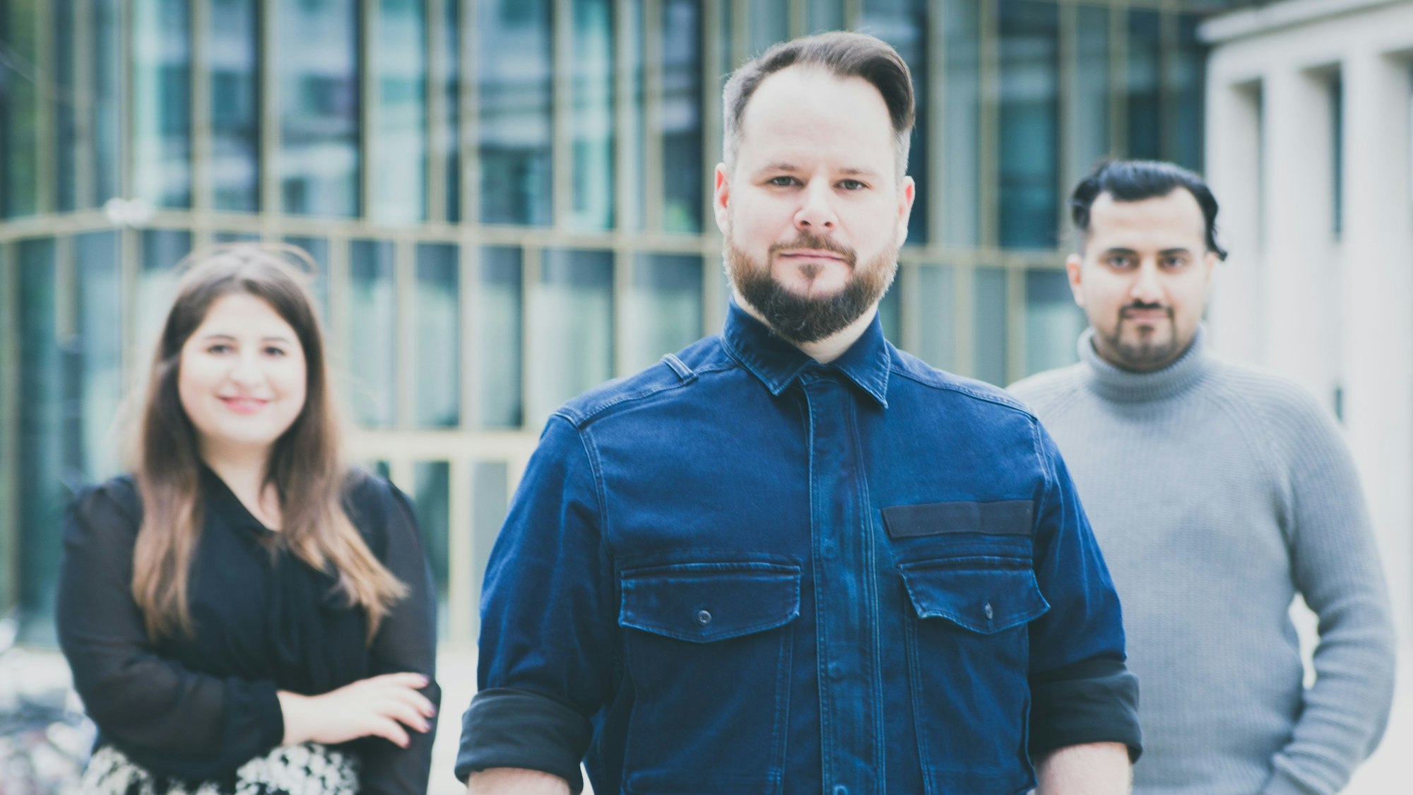 Yasmin Werner, Martin Peters und Osamah Aldoaiss gründeten im Oktober 2019 das Start-up Drop-Friends in Köln.