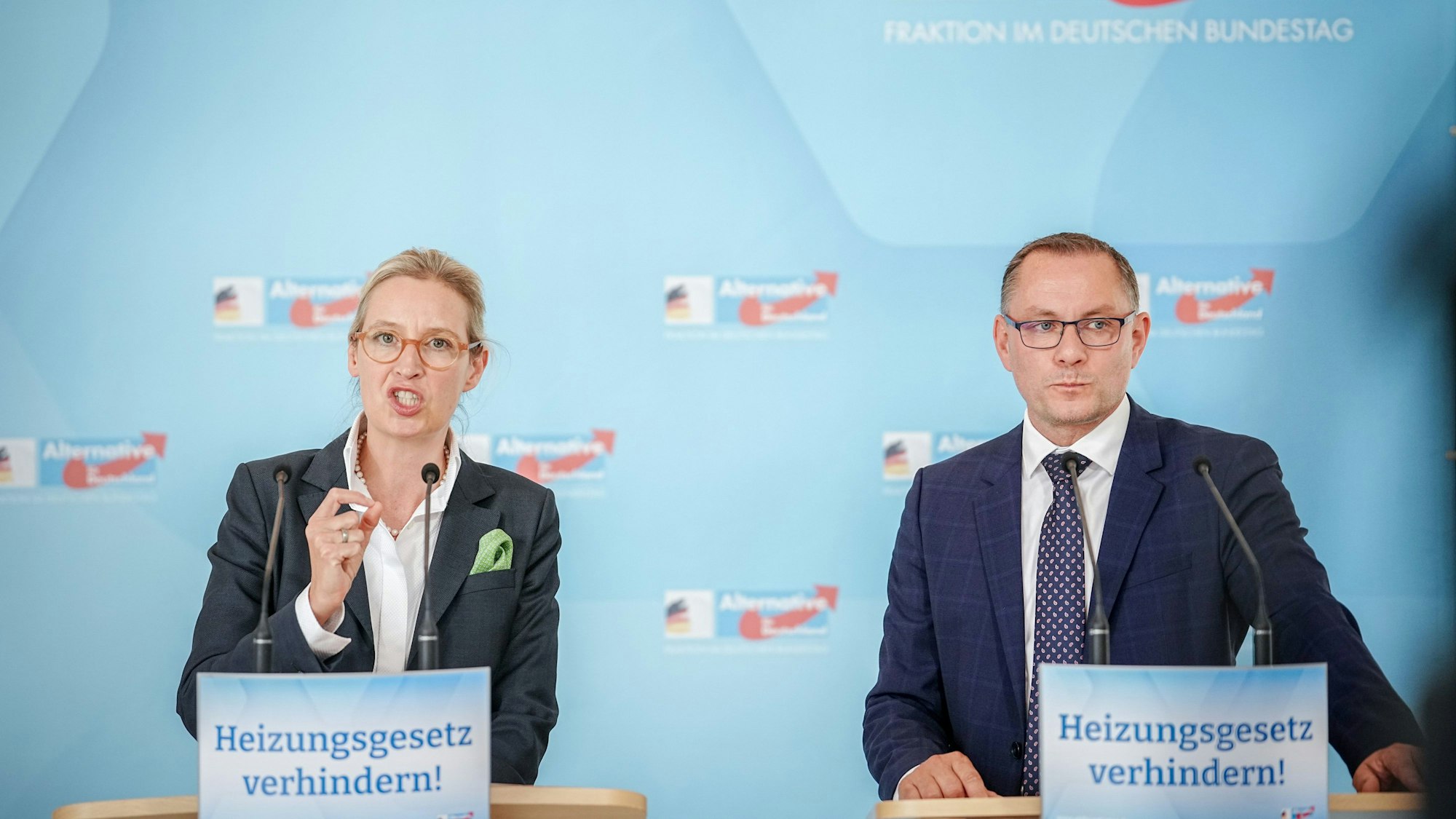 AfD-Spitze: Alice Weidel, Fraktions- und Parteivorsitzende, und Tino Chrupalla, AfD-Bundesvorsitzender und Fraktionsvorsitzender der AfD, bei einer Pressekonferenz. (Archivbild)
