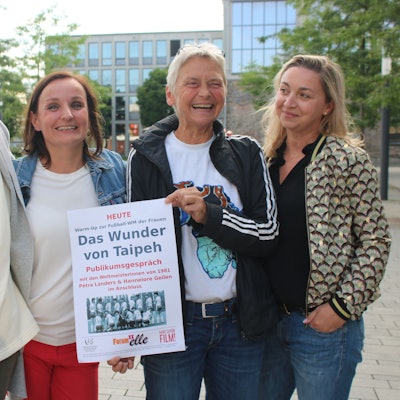 Das Wunder von Taipeh: (v.l.) Hannelore Geilen, Barbara Brzozka (VHS), Petra Landers und Nina Sommer Foto: Andrea Knitter