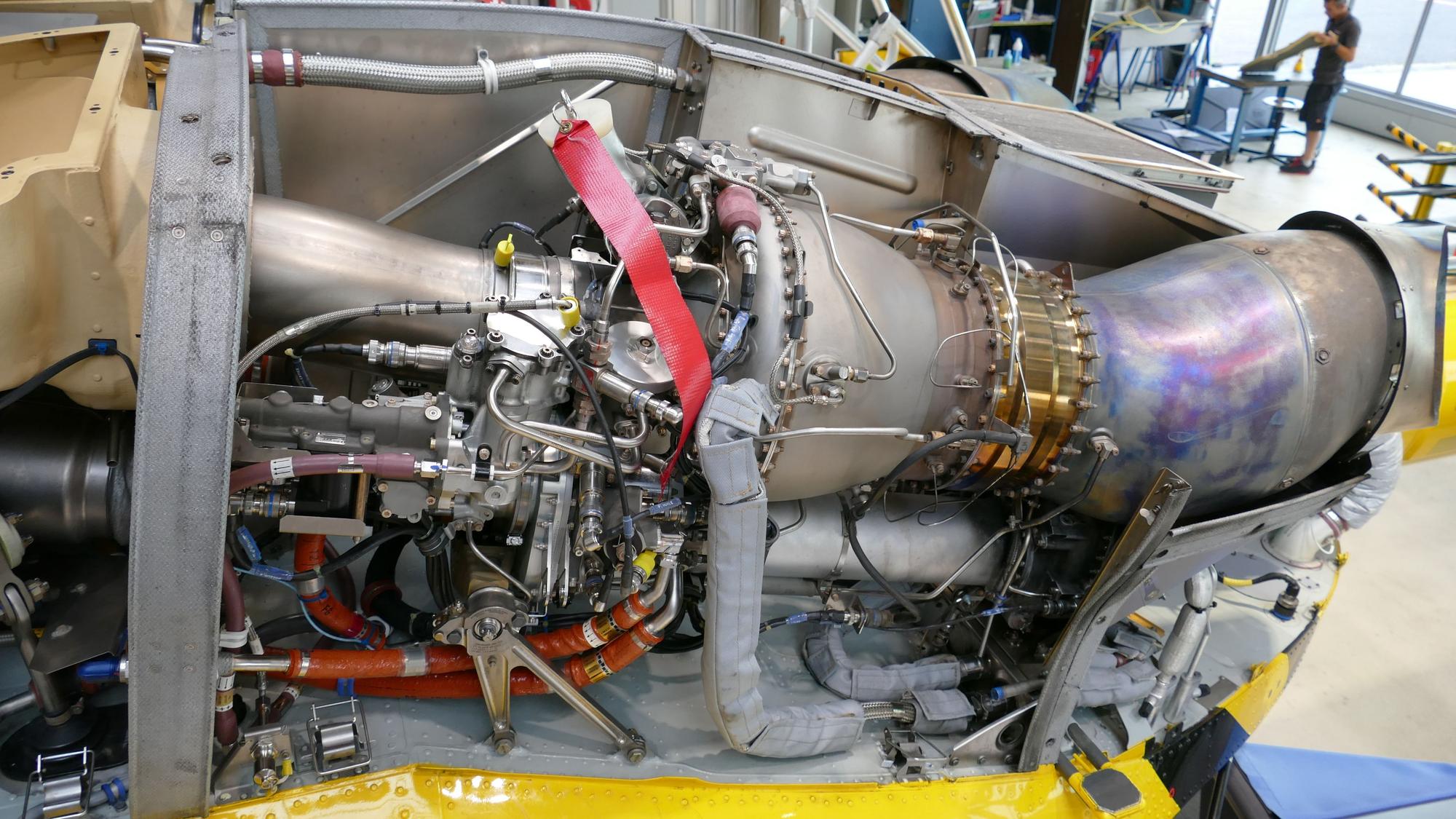 Eine von zwei Turbinen des Helikopters.