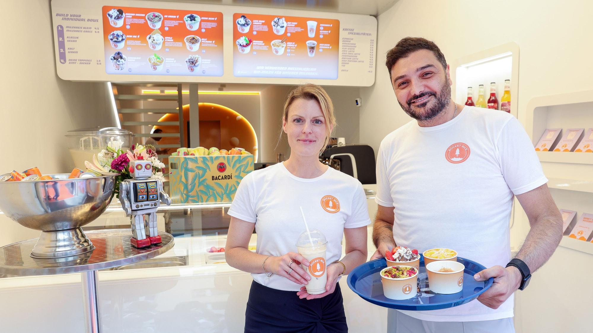 Maria-Carina Spanier und Volkan Gerdan in ihrem Take-Away an der Ehrenstraße