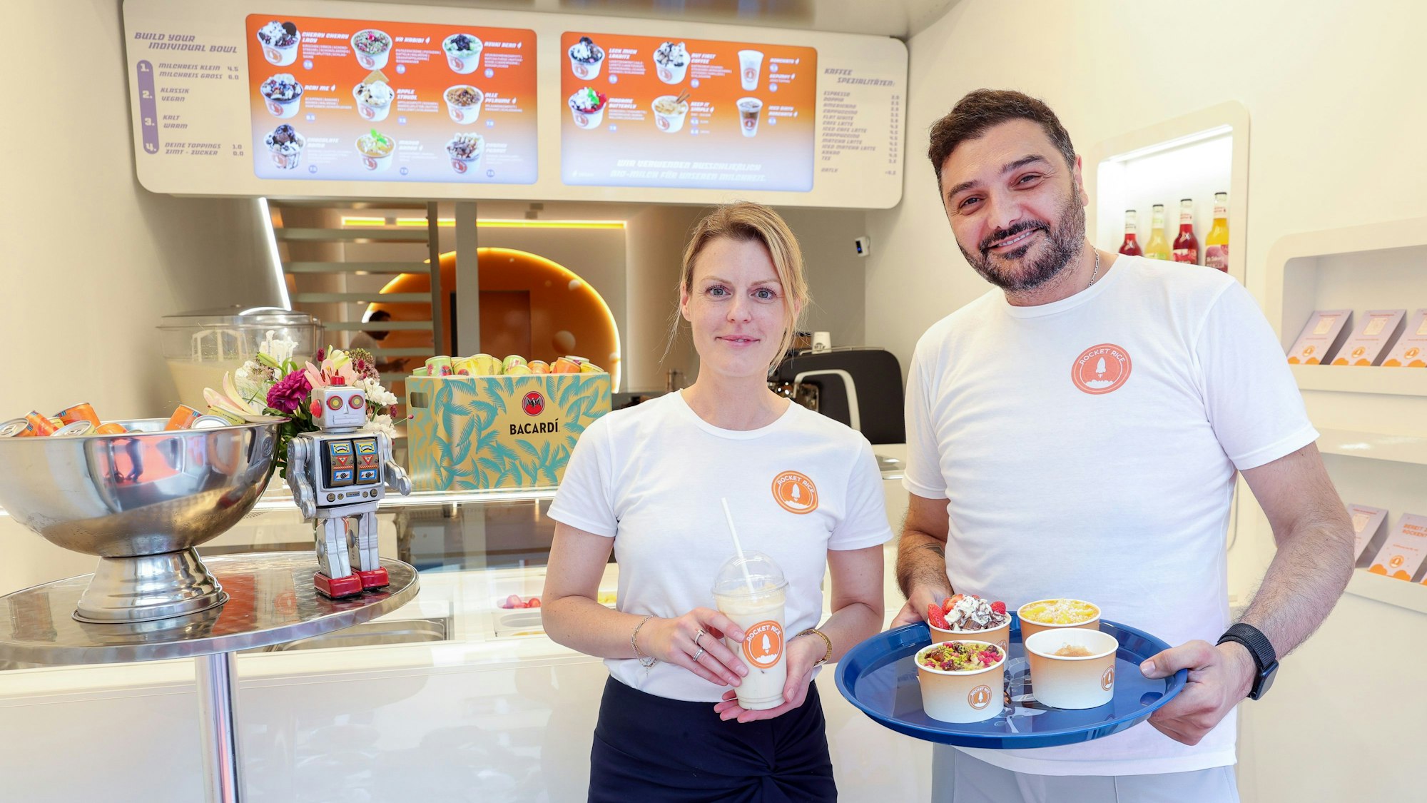 Maria-Carina Spanier und Volkan Gerdan in ihrem Take-Away an der Ehrenstraße