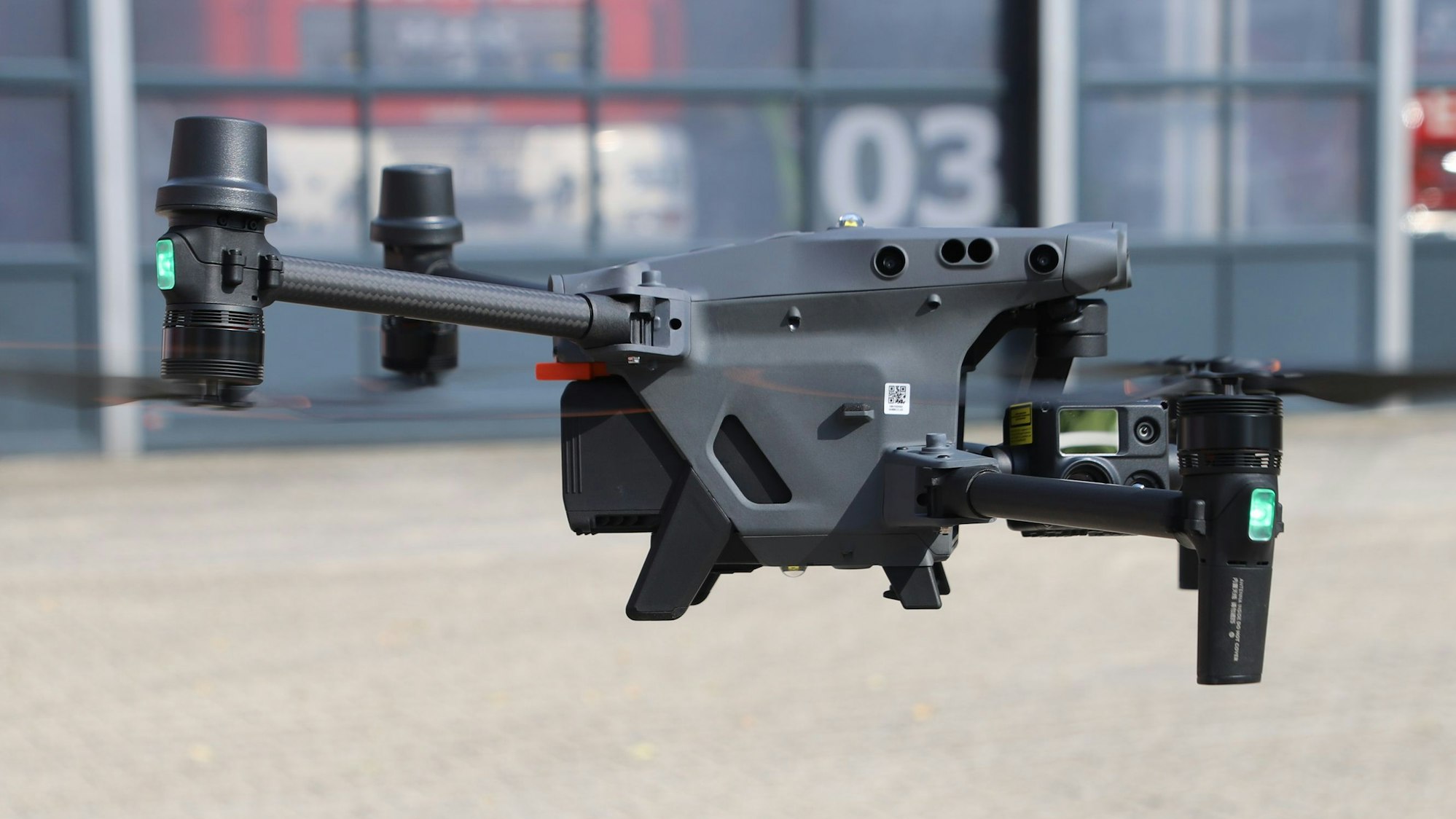 Der Rotary-Club Overath-Rösrath/Bergisches Land hat 16000 Euro für eine Drohne für die Feuerwehr zur Verfügung gestellt. Sie ist mit einer optischen sowie einer Wärmebildkamera ausgestattet.