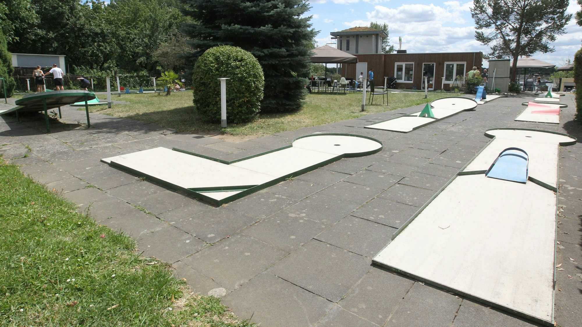 Eine Minigolfanlage.