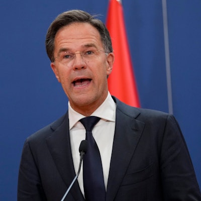 Mark Rutte bei einer Pressekonferenz.