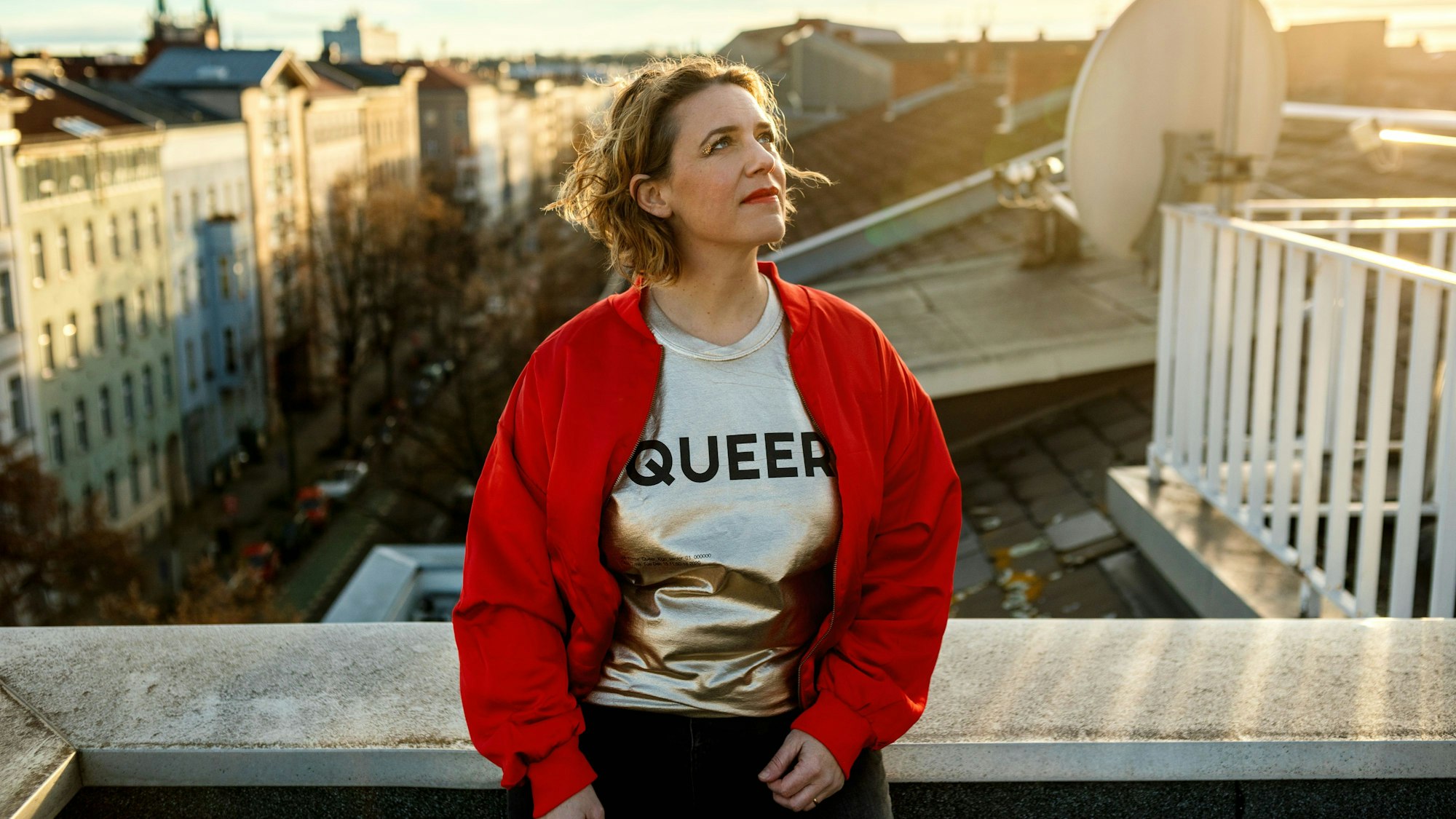 Anika Auweiler, Singer-Songwriterin aus Leverkusen, die jetzt in Berlin lebt, tritt im Rahmen des CSD-Wochenendes in Köln auf.