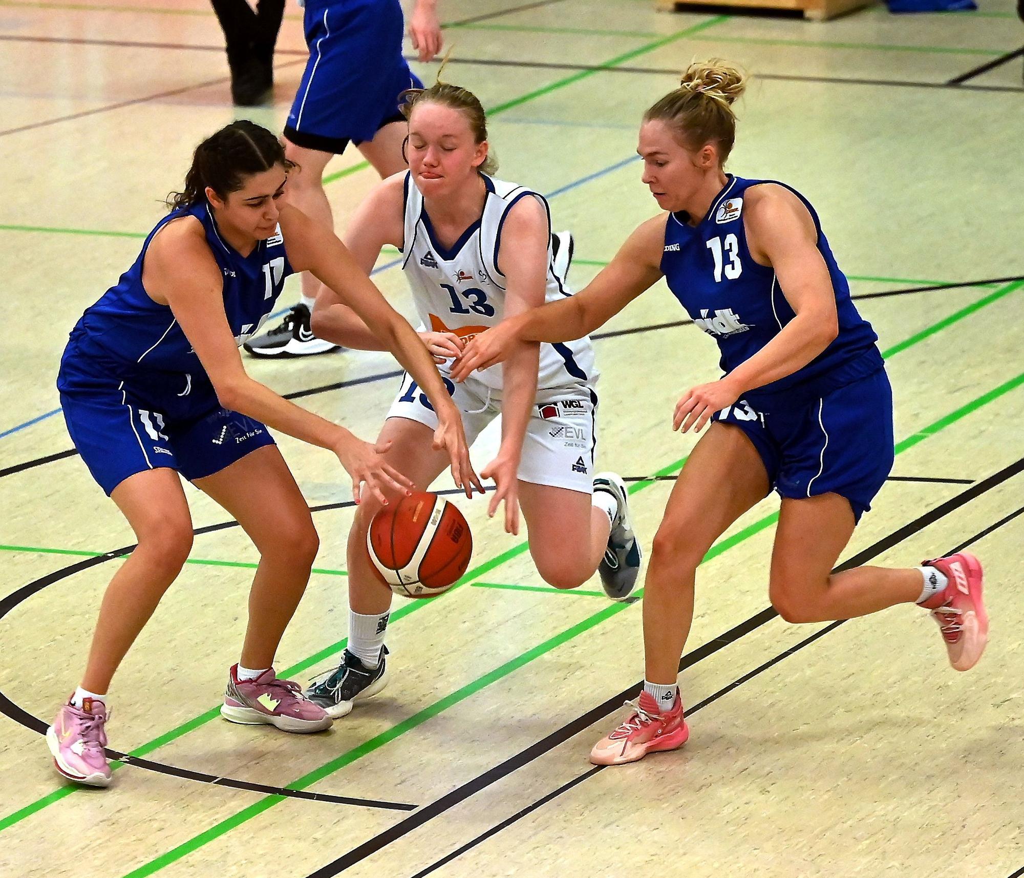 25.09.2022, Basketball-BBZ Opladen - Bad Homburg
mitte: Greta Kröger (OPL)
Foto: Uli Herhaus