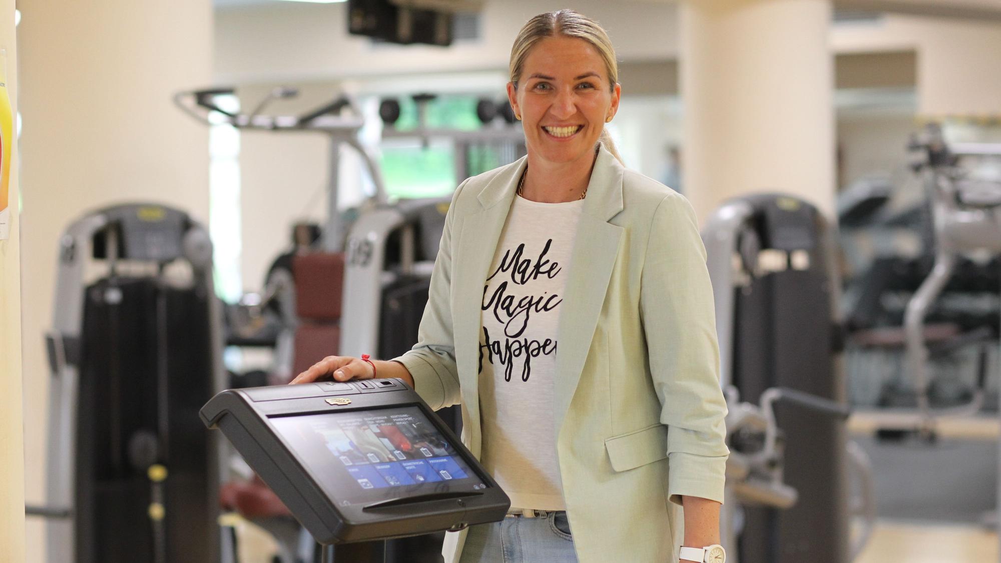 Box-Weltmeisterin Nikki Adler hat als Sportliche Leiterin in der Aquarena in Neunkirchen angeheuert.
