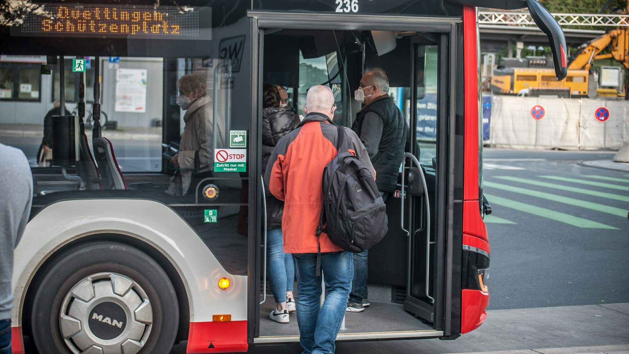 Busbahnhof ÖPNV. Foto: Ralf Krieger