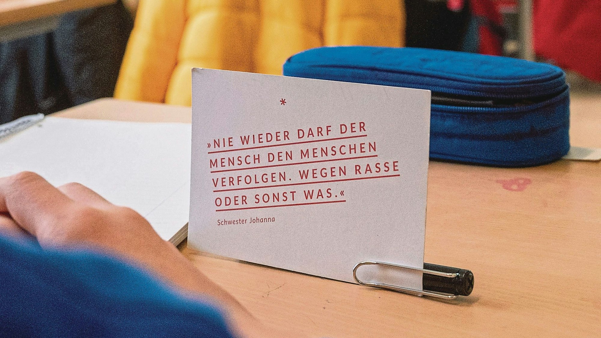 Der Verein Zweitzeugen unterrichtet Kinder und Jugendliche über die NS-Diktatur und den Holocaust in den Räumen des Quäker Nachbarschaftsheimes.