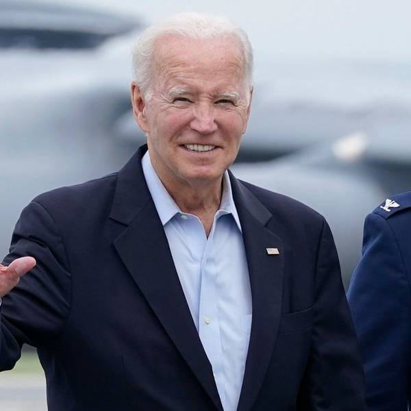 US-Präsident Joe Biden winkt.